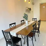 Crest Residence 2 Bedroom Condo With Klcc View