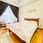 Crest Residence 2 Bedroom Condo With Klcc View