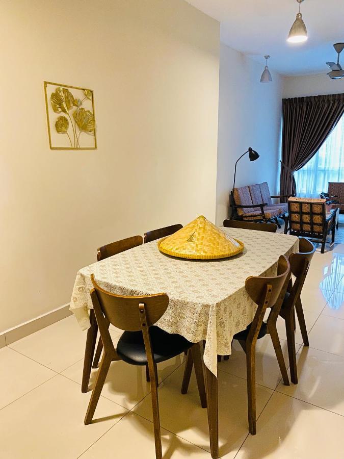 Crest 2 Bedroom With Klcc View Pangsapuri Kuala Lumpur
